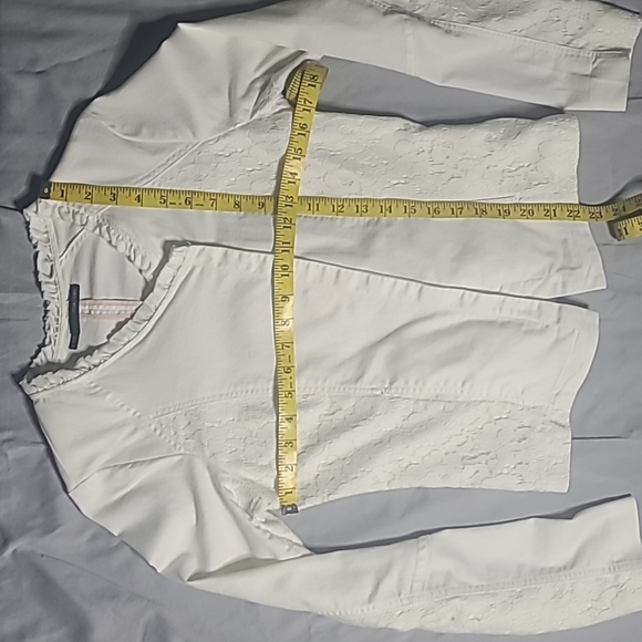 White blazer jacket with lace detail. Pockets. Medium Maurices - Picture 4 of 10